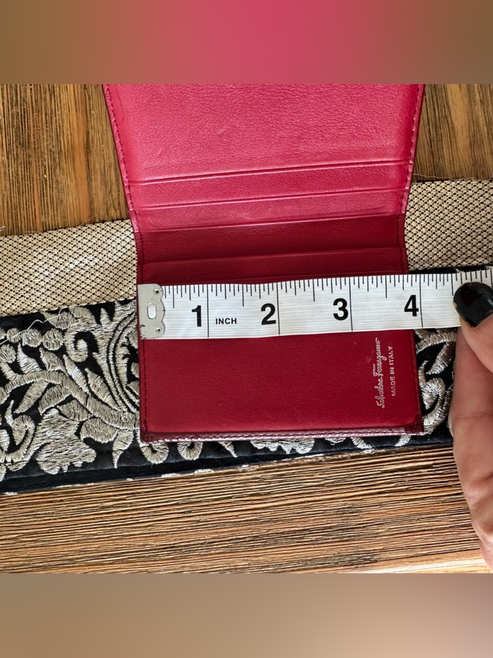 Retro Salvatore Ferragamo Red Patent Leather Card Holder with Bow Accent - Picture 6 of 9
